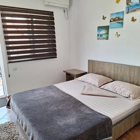Casa Ultraviolet 3* Năvodari